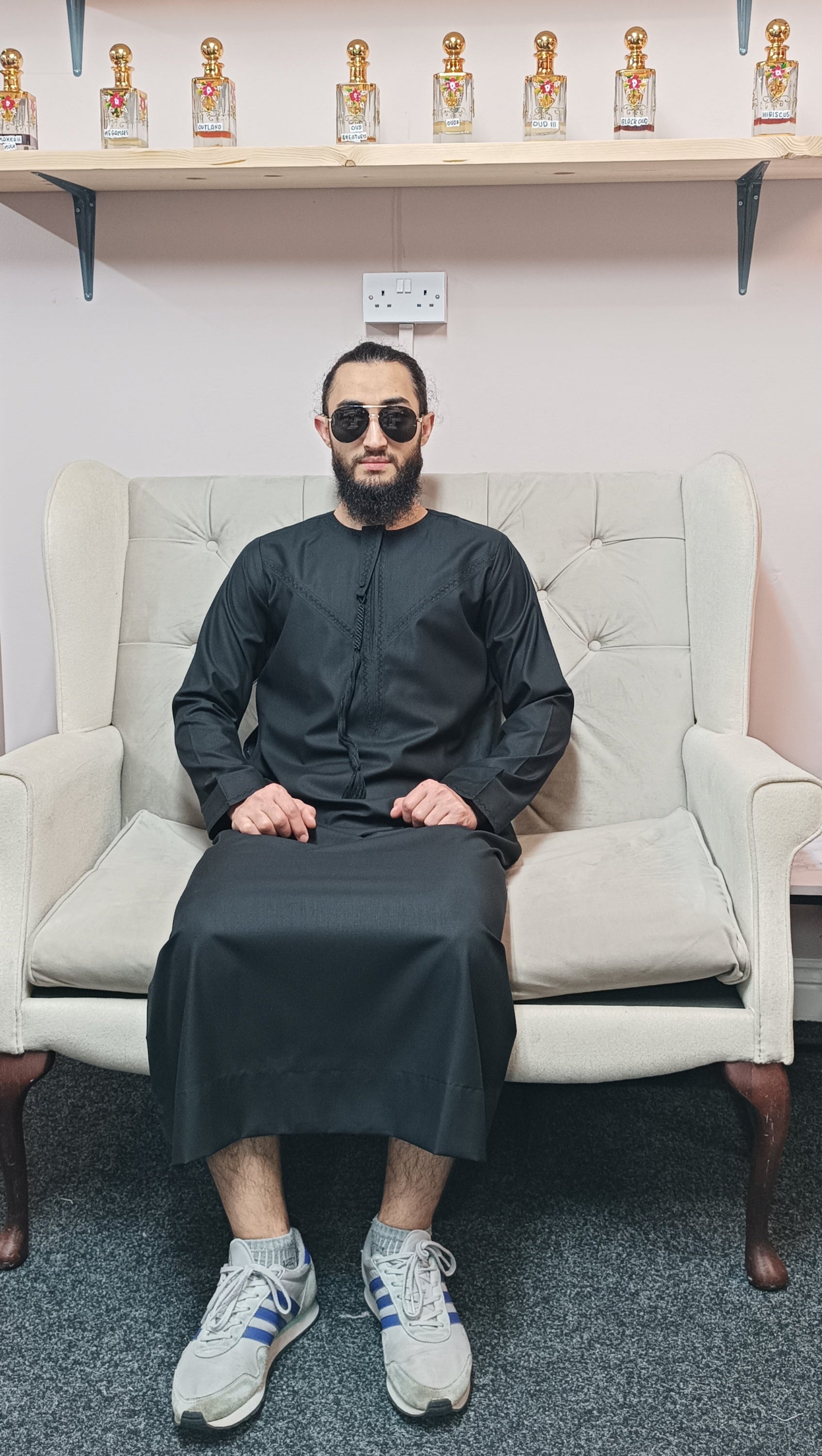 Emirati Thobe with Zipper & No Collar - Arabic Style Jubba for Men - Cotton Blend Fabric with Decorative String - Two Side Pockets - Strong Stitching - High Quality Comfortable Wear