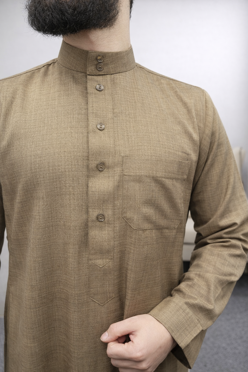 Nusuki Makkah thobe, luxurious Saudi thobe.