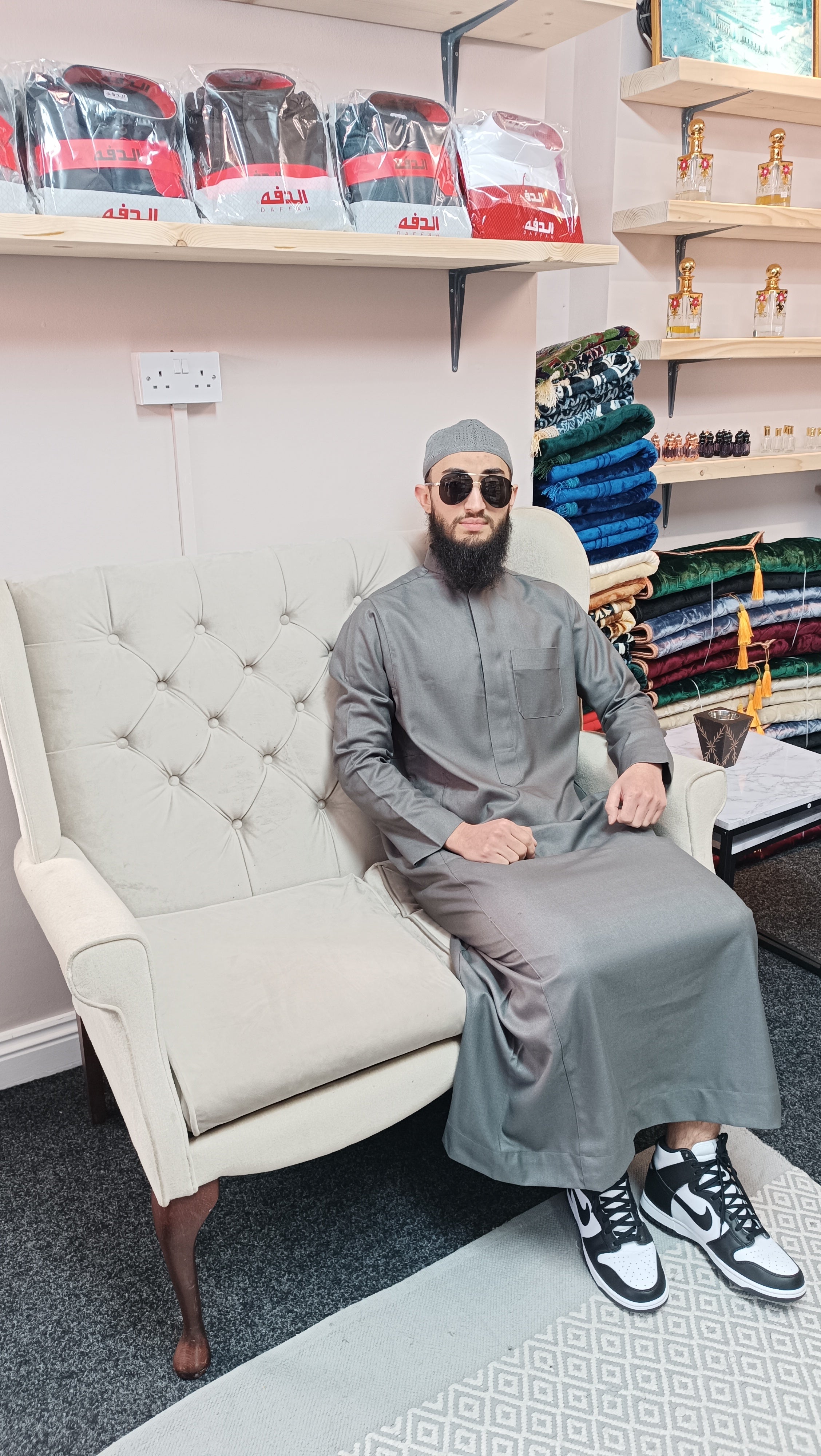 Al-Daffah Saudi thobe, Arabic style thobe.